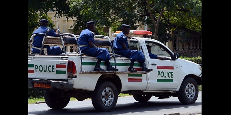 Burundi  Ivre, un policier abat son collègue