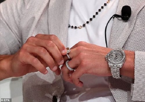 Cristiano Ronaldo porte la montre incrustée de diamants la plus chère de Rolex: PHOTOS