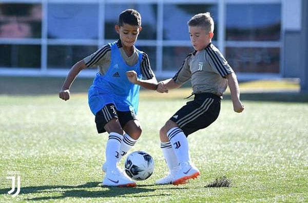 Cristian Ronaldo: son fils remporte un trophée individuel avec l'équipe de la Juventus U9