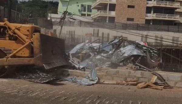 Ghana: le ministre des Routes se rend sur un chantier et ordonne l'arrestation d'entrepreneurs turcs (vidéo)