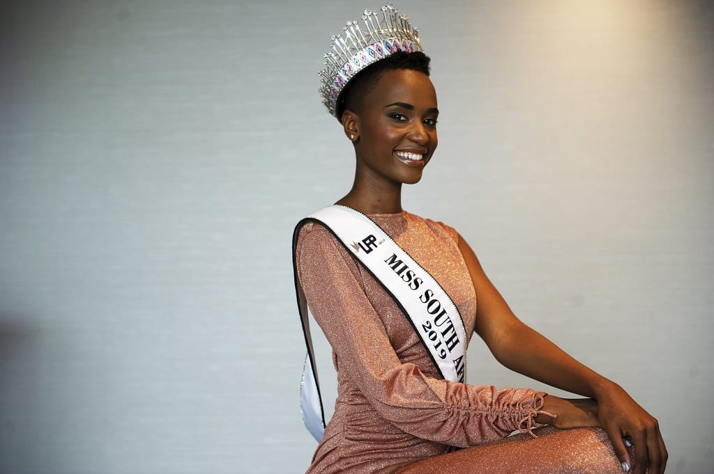 Miss Univers 2019 La Sud Africaine Zozibini Tunzi Remporte La Prestigieuse Couronne Afrikmag