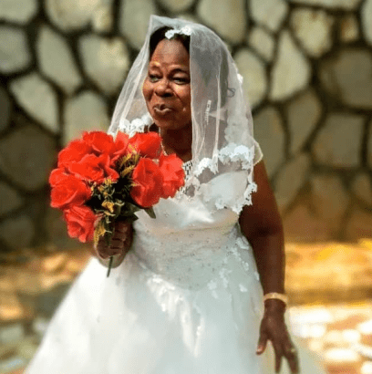 Nigeria : elle se marie pour la première fois à l’âge de 60 ans (photos)