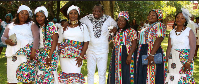 Afrique du Sud : un homme épouse 6 femmes le même jour (photos)