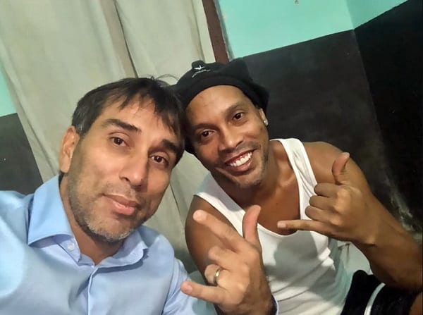 Ronaldinho: Son ami révèle comment il vit à l'intérieur de la prison paraguayenne