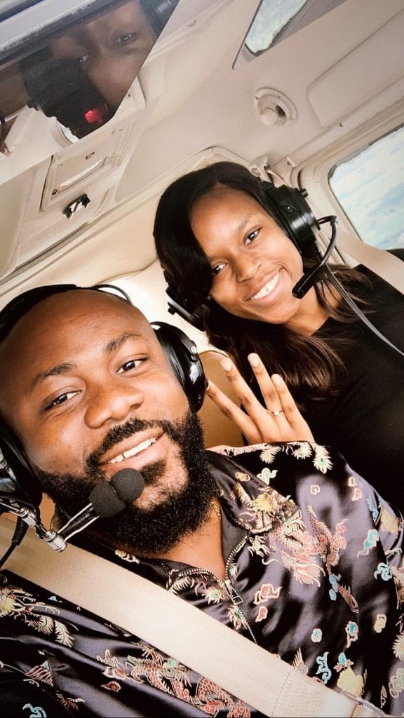 Nigéria: il devient le premier Noir à faire sa demande en mariage à bord d’un avion monomoteur