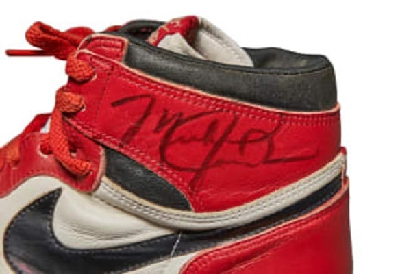 Michael Jordan: ses chaussures Air Jordan emblématiques de 1985  vendues à 560 000 $