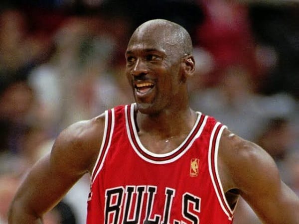 Michael Jordan: ses chaussures Air Jordan emblématiques de 1985  vendues à 560 000 $
