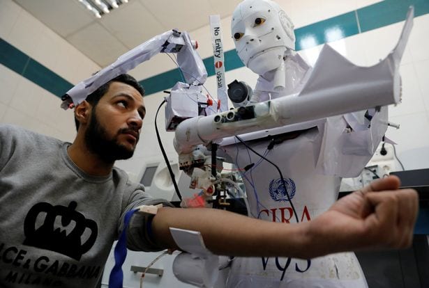 Egypte: un robot capable de détecter le coronavirus subit des essais